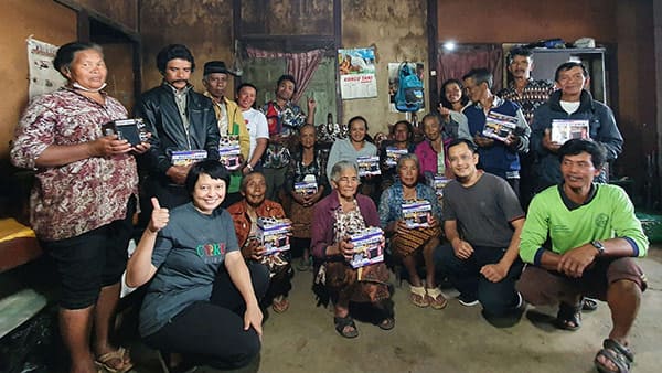 Tommy & Elisa Christanto visit gospel radio listener community in Central Java mountains